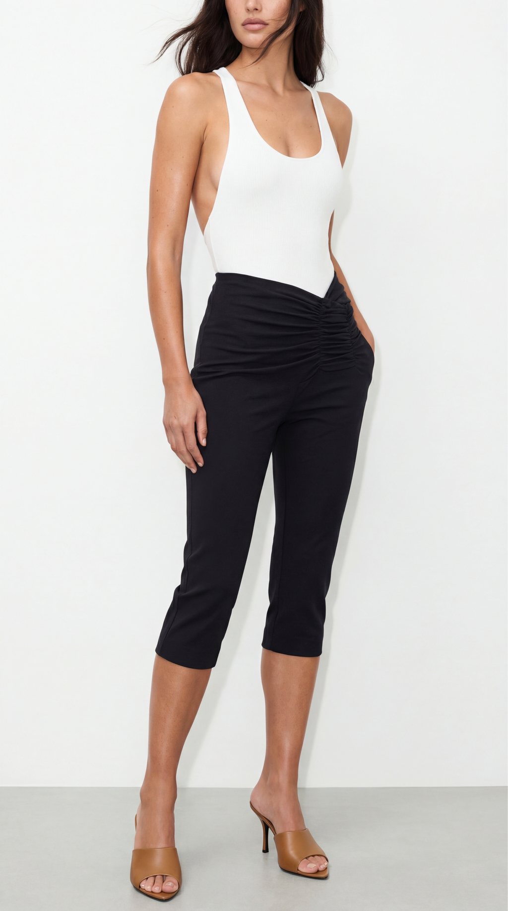 STUD SİYAH CAPRI PANTOLON